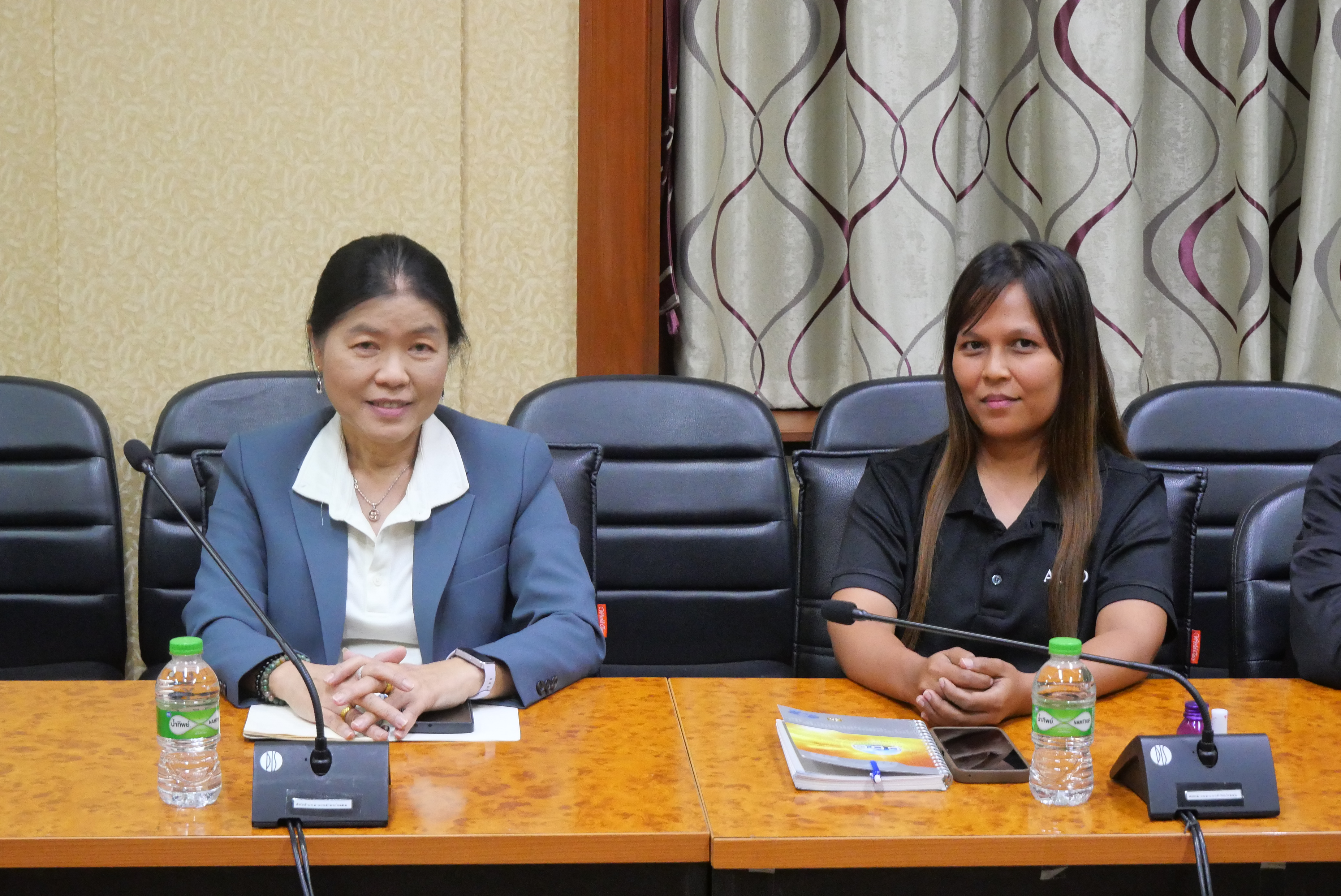 title - รองเลขาธิการ ส.ป.ก. ประชุมติดตามความก้าวหน้าการส่งเอกสารเบิกจ่ายผ่านระบบสารบรรณอิเล็กทรอนิกส์ (e-Office) ของสำนักบริหารกลาง 